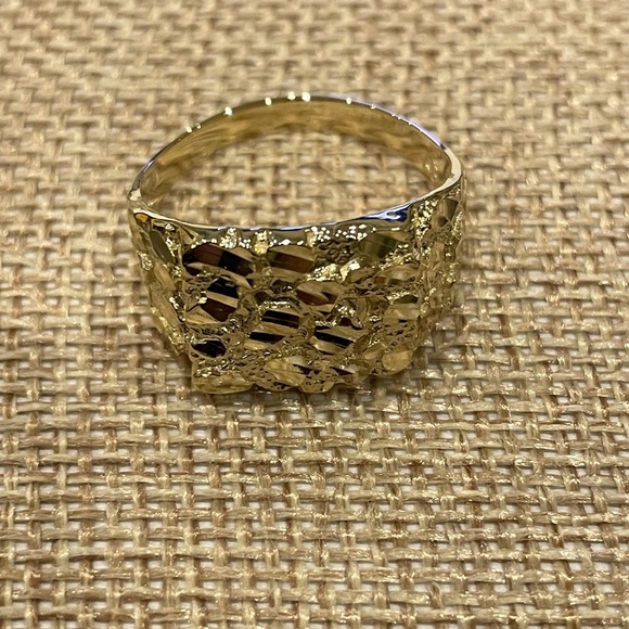Brand New 10K Real Gold Square Nugget Ring - Picture 15 of 17